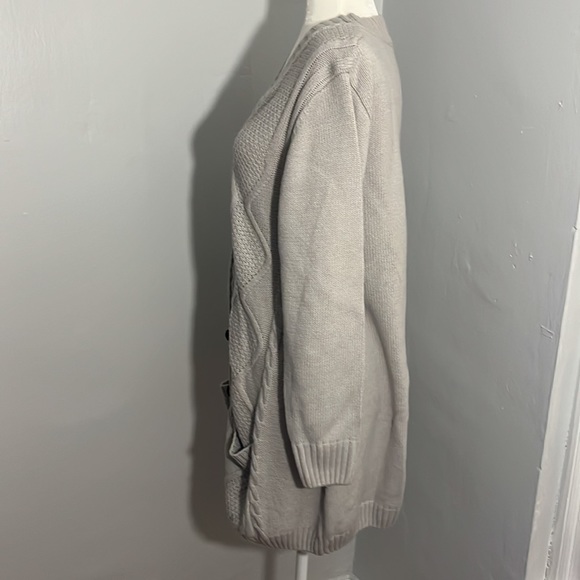 SALE  Gray Knit Sweater - Picture 5 of 6